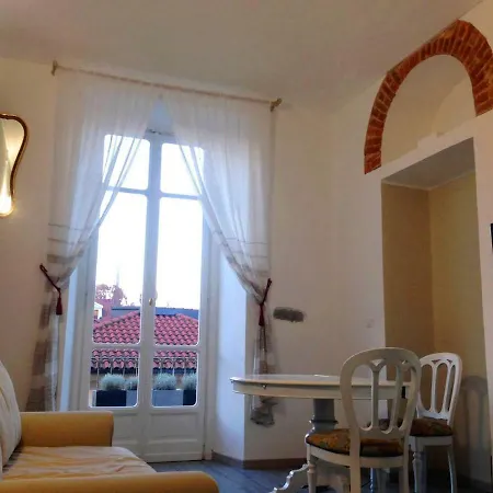 Flat X - Turin's Central Riverside Apartment