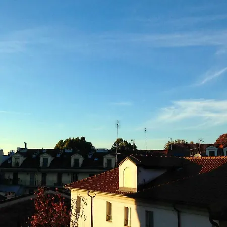 Flat X - Turin's Central Riverside Apartment